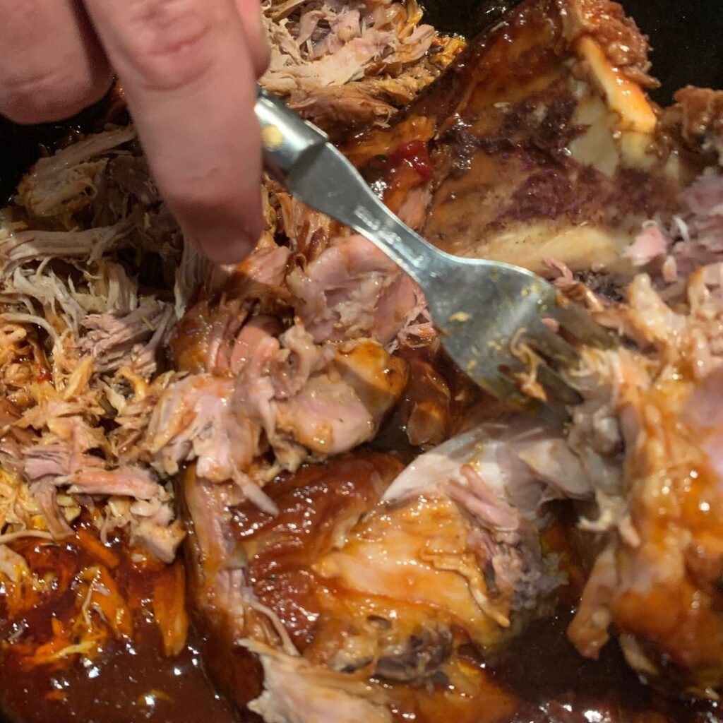 Shredding pulled pork